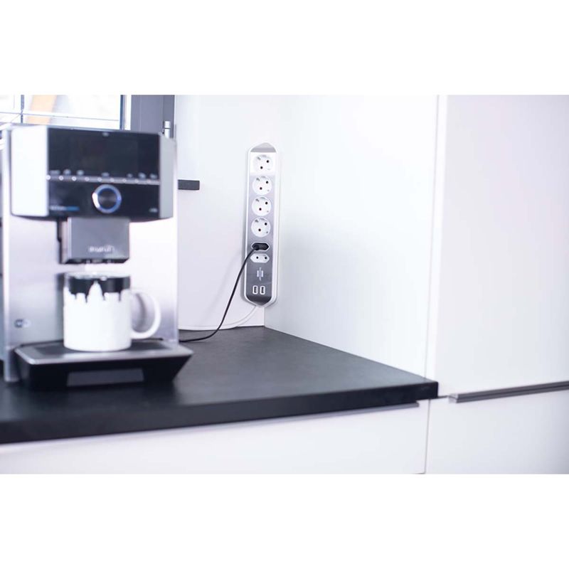 Brennenstuhl Estilo Desktop-Power, 6-veis strømforgrener, 2 USB-porter, Sølv/Hvit
