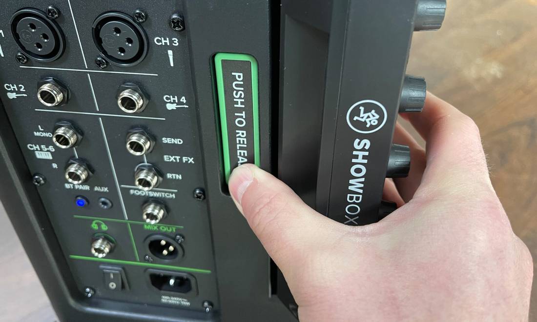 Mackie ShowBox -Alt-i-ett- 400W høyttaler m/batteri, 6-kanals mikser og bluetooth