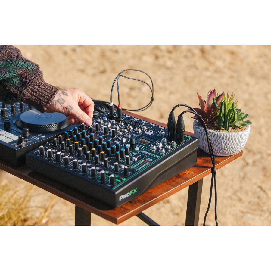 Mackie ProFX10GO 10-kanals batteridrevet mikser med effekter og USB
